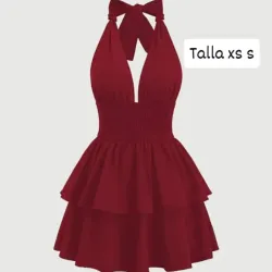Vestido atado al cuello con falda de vuelos 