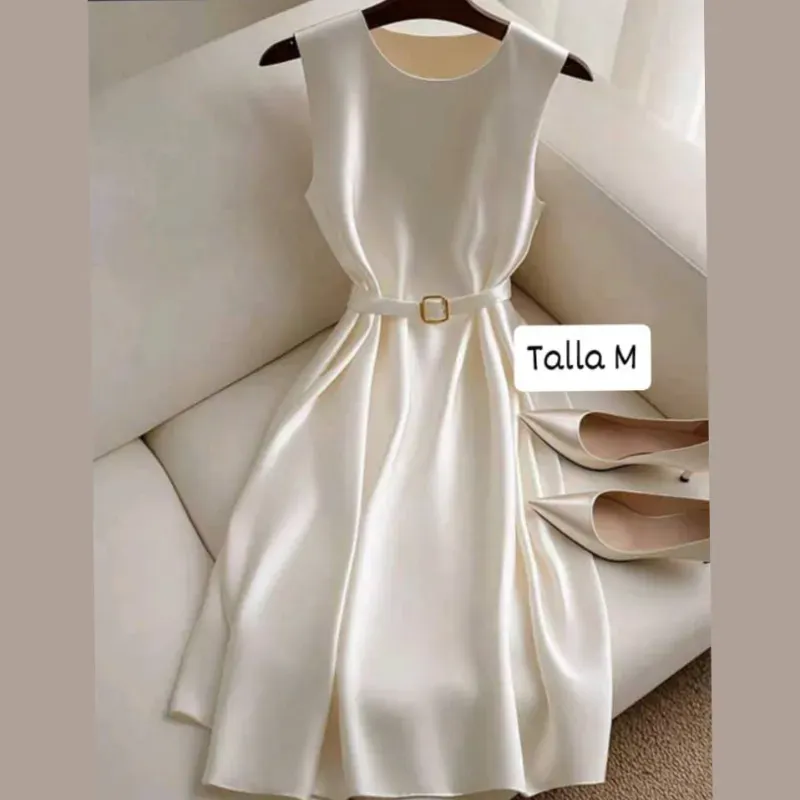 Vestido con cinturón 