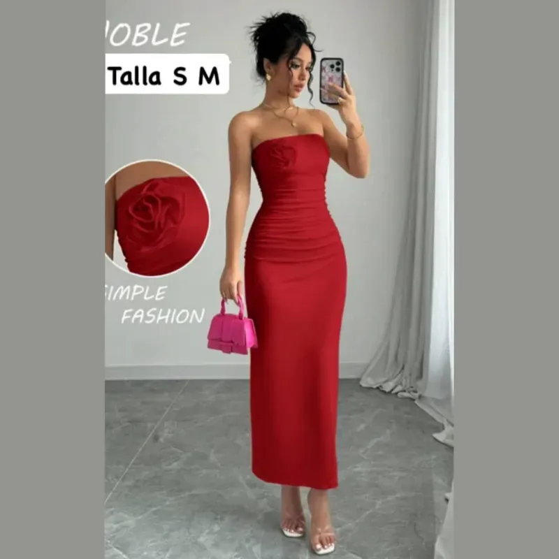 Vestido con detalle floral 