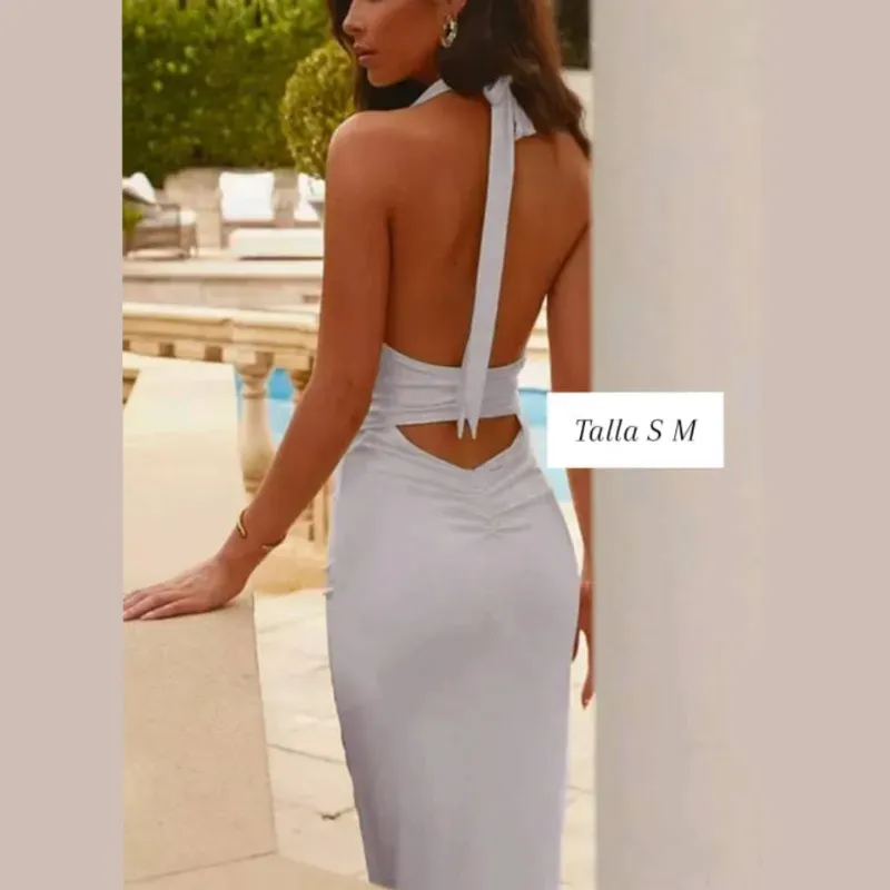 Vestido con escote en la espalda y lazada al cuello 