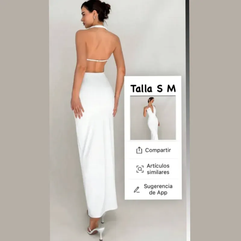 Vestido con escote pronunciado 