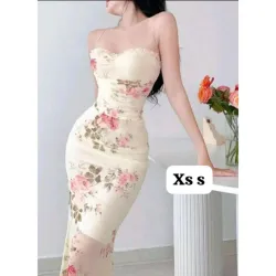Vestido con estampado de rosas 