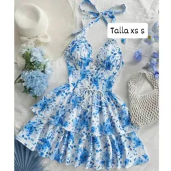 Vestido con falda de vuelos 