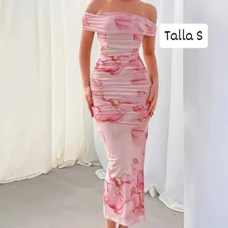 Vestido con hombros descubiertos 