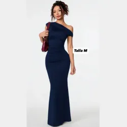 Vestido con un hombro descubierto 