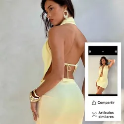 Vestido corto amarillo con escote y espalda descubierta