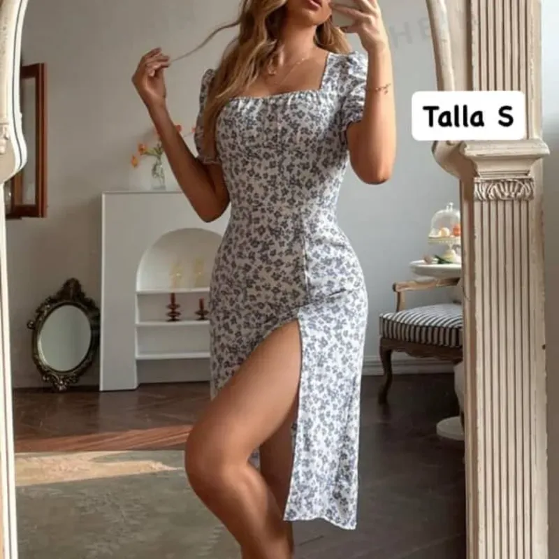 Vestido de manga corta con abertura lateral 