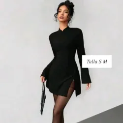 Vestido de mangas anchas y cuello japonés 