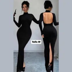 Vestido de mangas largas y cuello alto con abertura en la espalda 