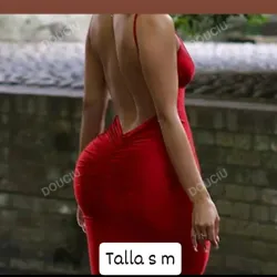 Vestido de tirantes con abertura en la espalda 