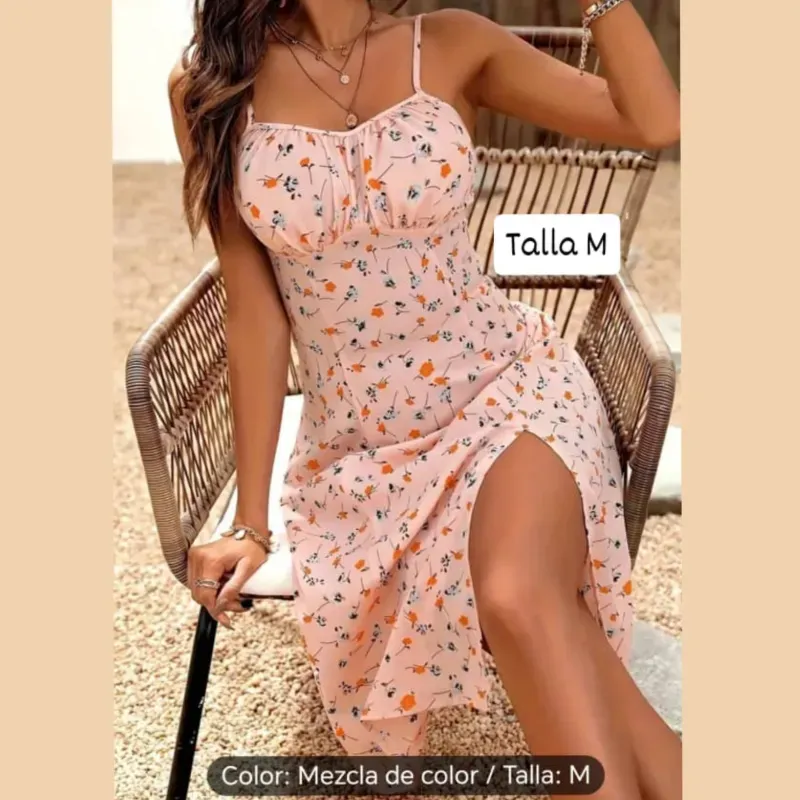 Vestido de tirantes con abertura lateral 