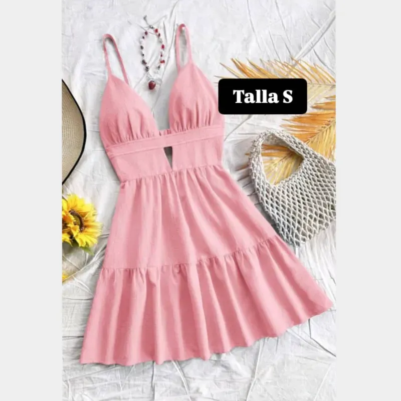 Vestido de tirantes con falda de vuelo