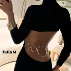 Vestido largo con abertura en la pierna y diseño de Aros en la espalda 