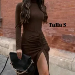 Vestido largo de mangas largas con abertura en la pierna 