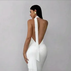 Vestido largo elegante con lazado en el cuello