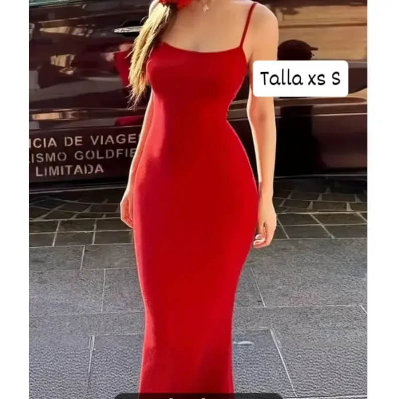 Vestido rojo de tirantes 