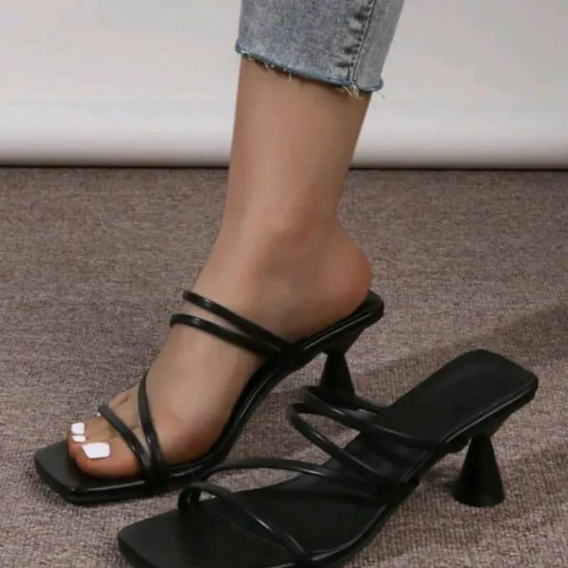 Zapatos bajitos de mujer, prácticos y sencillos