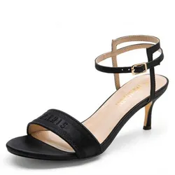 Zapatos de tacón negros