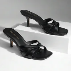 Zapatos de tacón negros