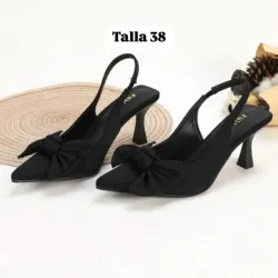 Zapatos de tacón puntifinos con lazos 