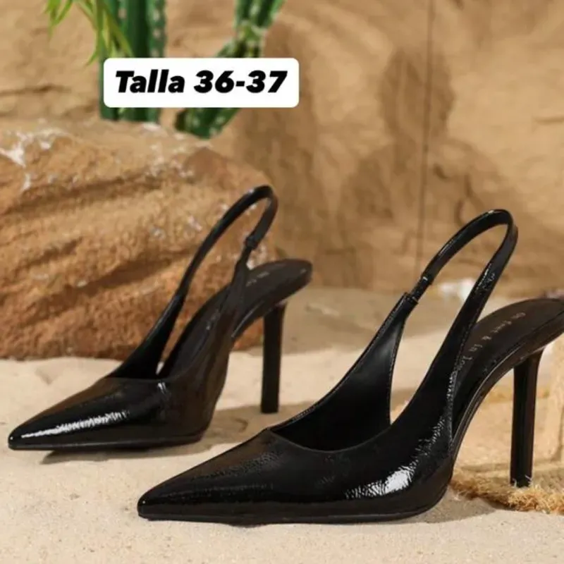 Zapatos de tacón puntifinos 