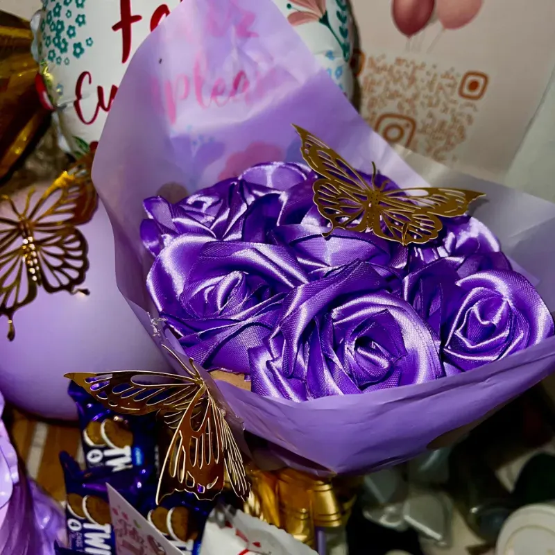 Caja regalo con flores 