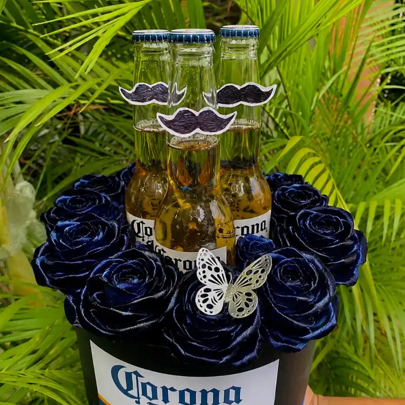 Caja regalo redonda con flores Etrena y cerveza corona