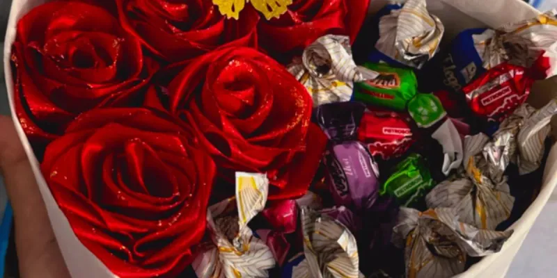 Caja de corazón  con flores eterna