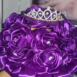 Ramo dd rosa de quinceañera