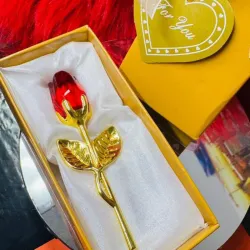 Rosa de cristal y metálica