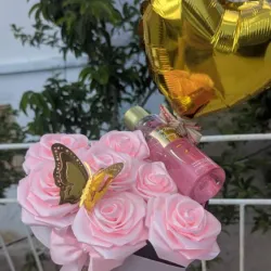 Caja corazón de rosas con colonia