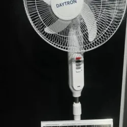Ventiladores Recargables de 16" Daytron