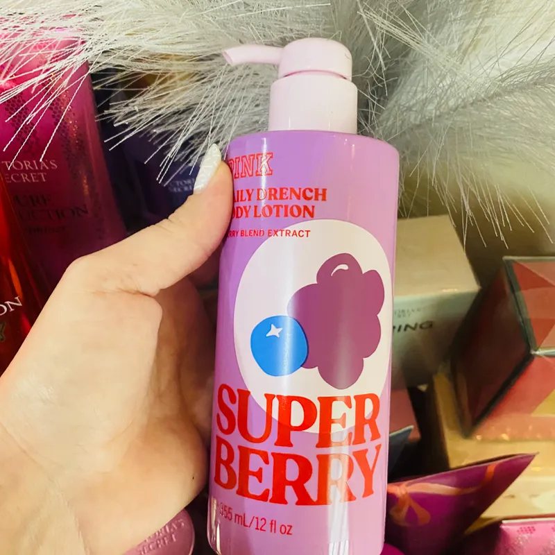 PINK DAILY DRENCH BODY LOTION SUPER BERRY