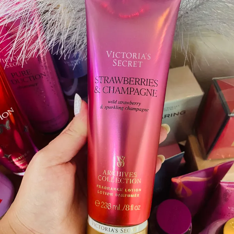 STRAWBERRIES & CHAMPAGNE