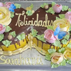 Dobles decorados con cobertura de chocolate y confituras 