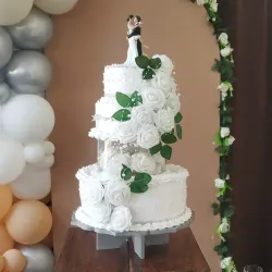 Tres pisos de mantequilla con soporte de acrílico y luces