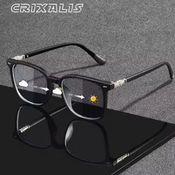 Gafas cuadradas con diseño en las patas