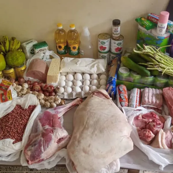 En Súper Combos Las Tunas te ayudamos a enviar combos de alimentos variados y de calidad directamente a la puerta de tus seres queridos en Cuba.
Ofrecemos:

✅ Combos económicos y adaptados a cada necesidad
✅ Entregas rápidas, seguras y garantizadas
✅ Variedad: cárnicos, enlatados, granos, bebidas, dulces y más
✅ Atención personalizada y confiable

🎁 Porque sabemos lo importante que es estar presente aunque estés lejos, nuestros combos están pensados para llevar cariño y alivio a cada hogar.