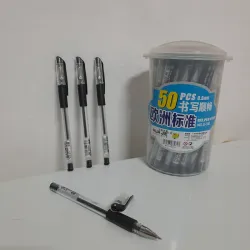 *Bolígrafos negros de punta fina-*