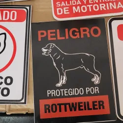 Cartel de precaución 