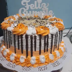 Cake relleno de dulce de leche
