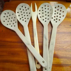 Utensilios de madera .