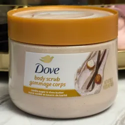 Exfoliante corporal Dove Vainilla Sugar & Shea Butter 🧈