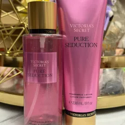 Set Victoria Secret crema y Colonia 