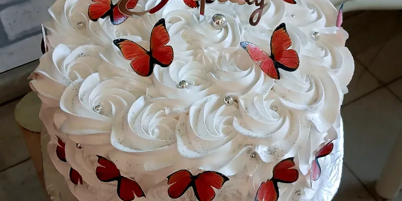 Cake 22 cm con mariposas comestibles 