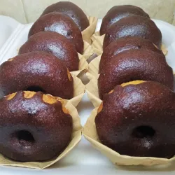 Mini donut con glaseado de chocolate 