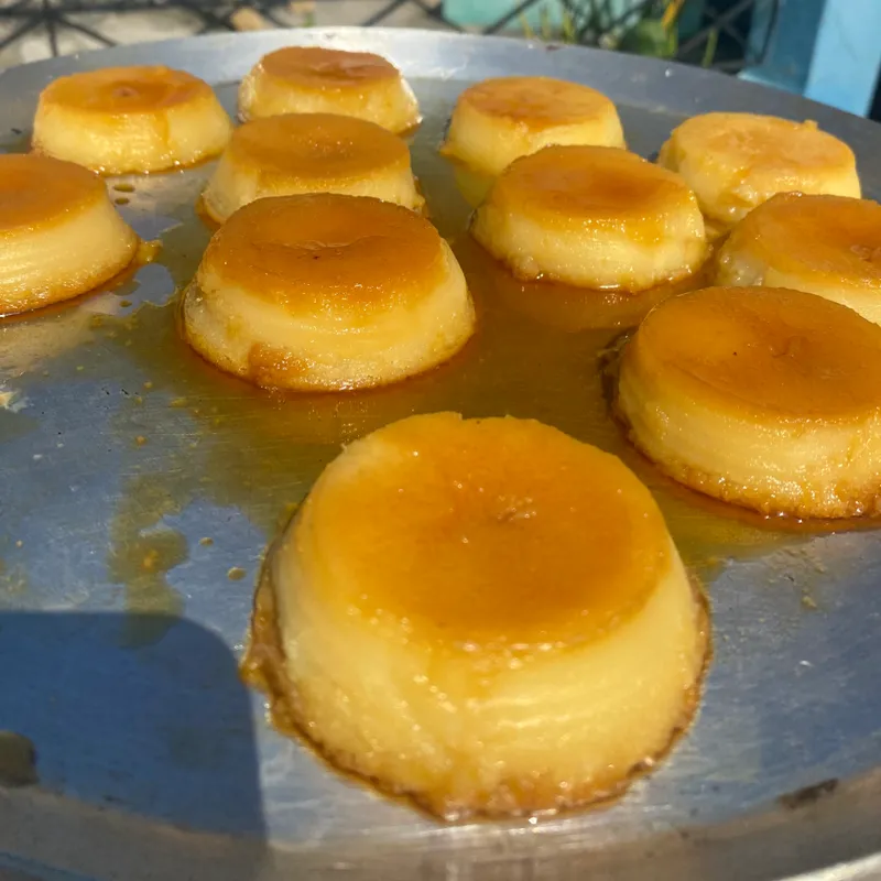 Mini flanes con dulce de leche