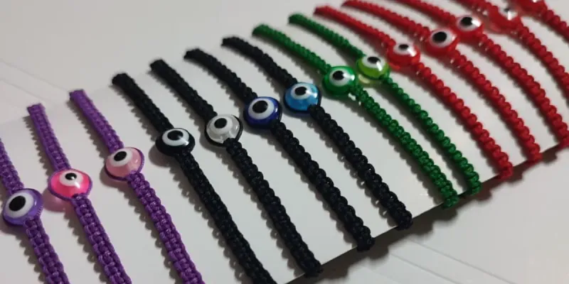 Pulceras de ojo turco trenzados