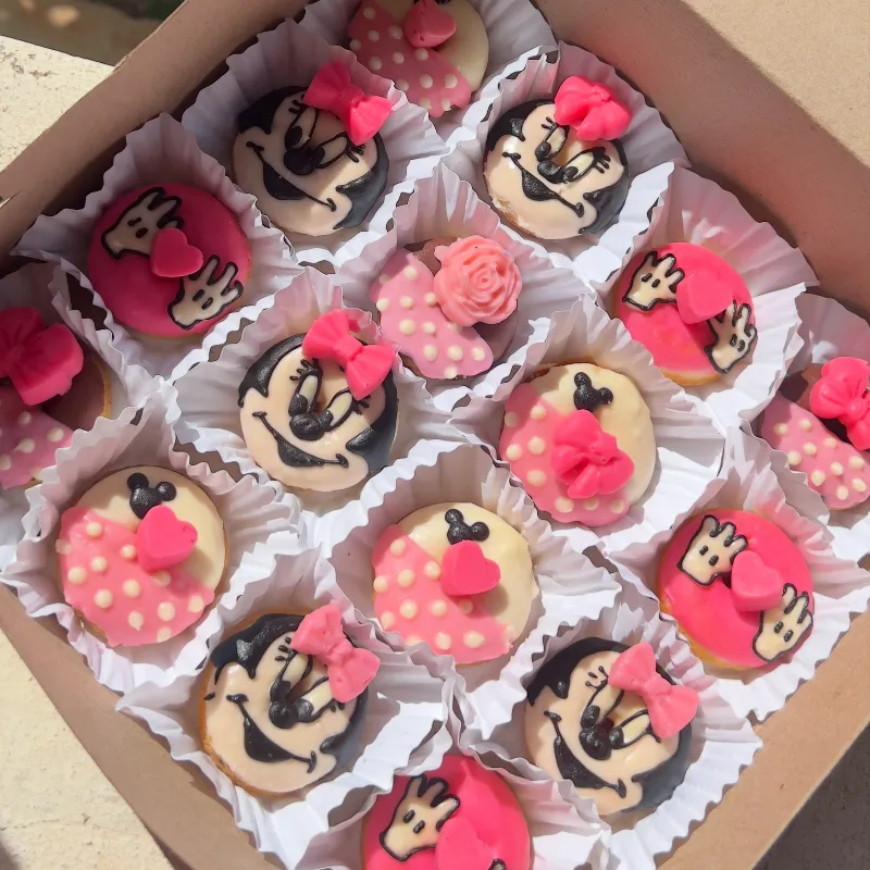 Cajas de 16 mini donas personalizadas 