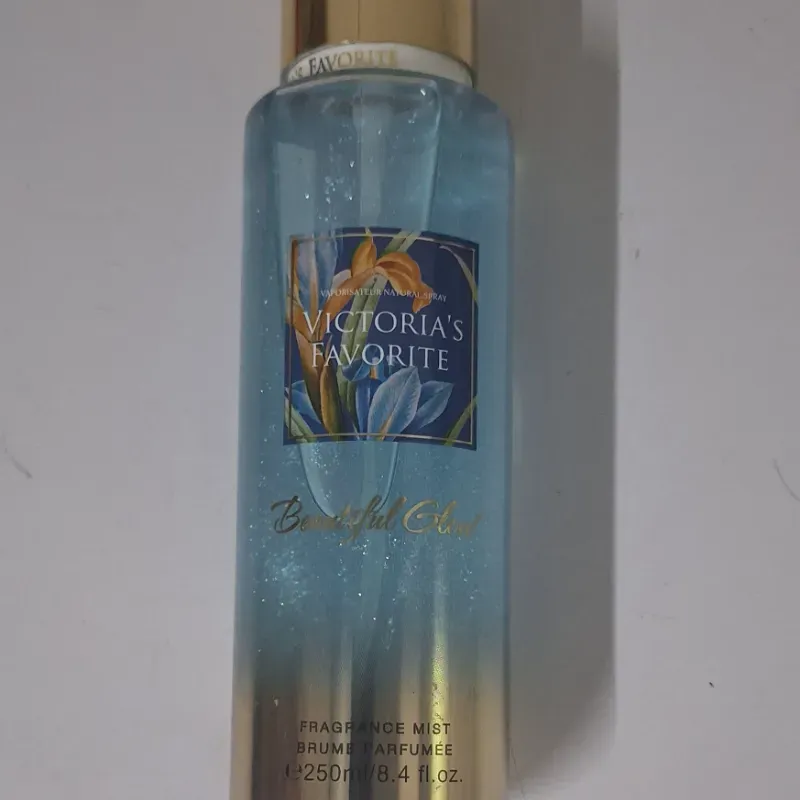Colonia Victoria Favorite ( Con brillo)